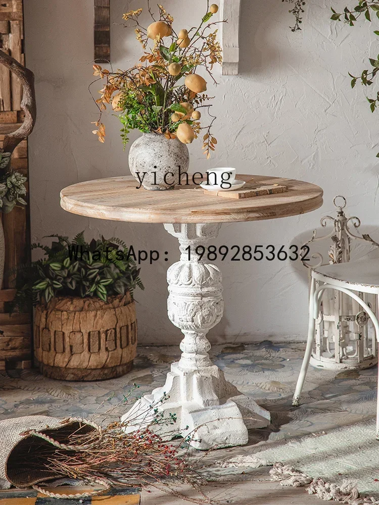 Home Decor Website - Tavolino rotondo piccolo rosso in stile
